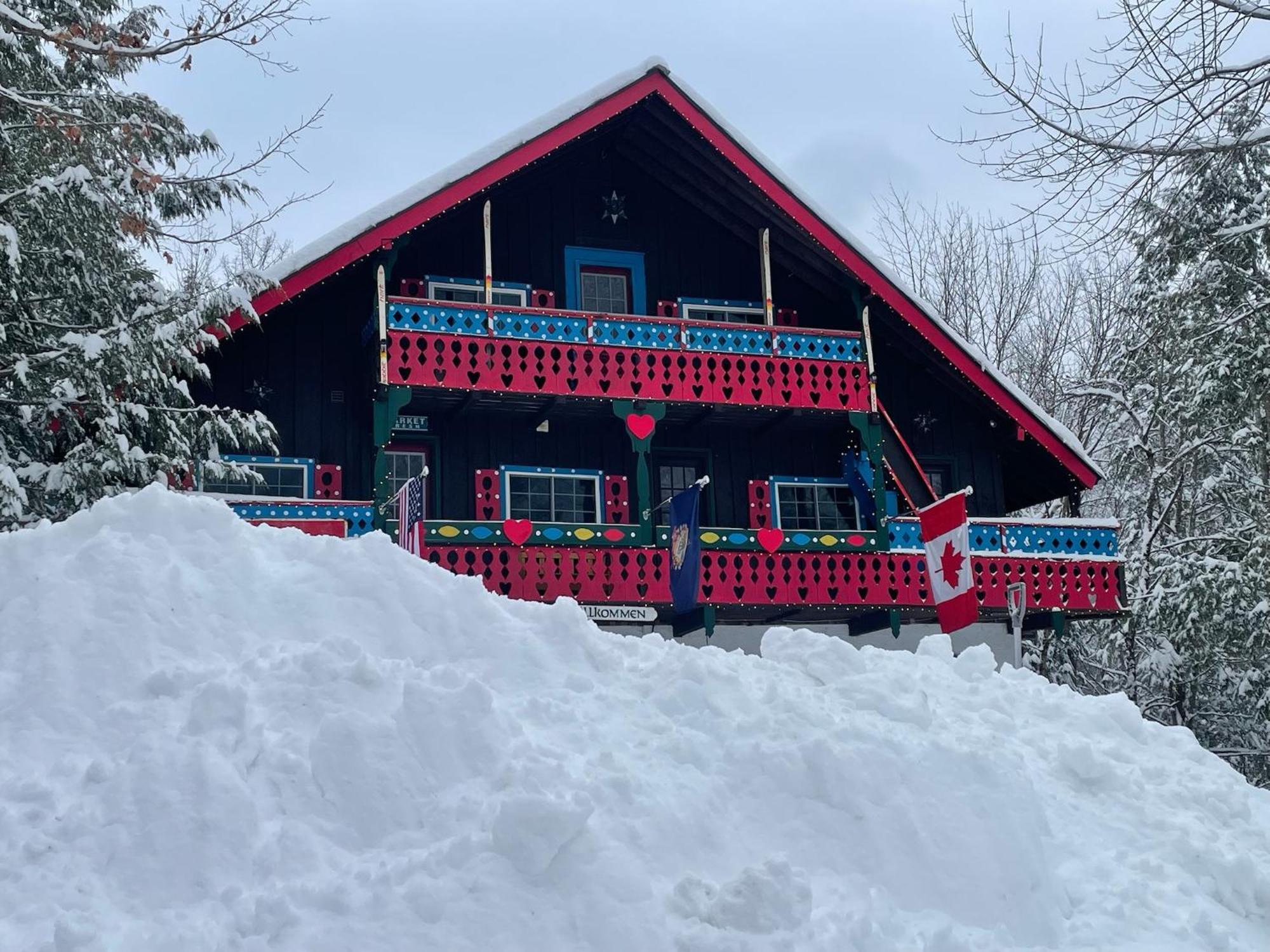 Grunberg Haus Inn & Cabins Уотърбъри Екстериор снимка